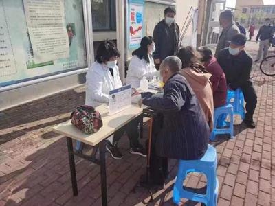 聚焦作風(fēng)提優(yōu)年 東營市墾利區(qū)東安社區(qū)開展義診進(jìn)社區(qū)活動(dòng)