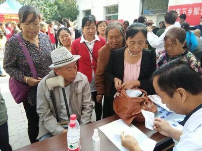 扶貧攻堅,醫(yī)者先行,太原中醫(yī)肝病醫(yī)院下鄉(xiāng)義診進(jìn)行中